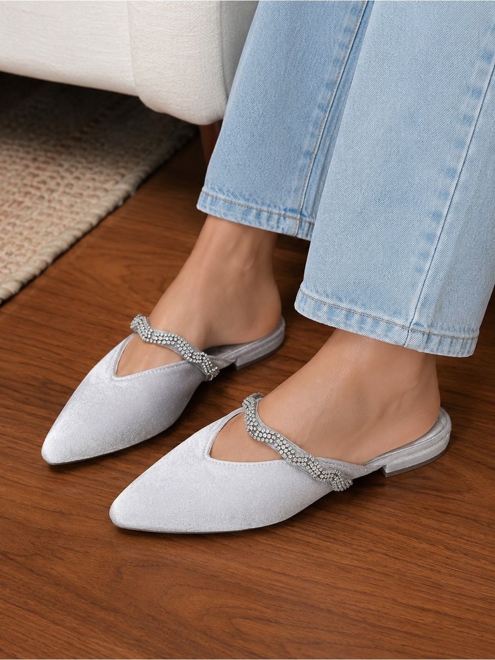 Birdies The Swan Champagne Velvet Crystal Bracelet Mule Flats Size 7